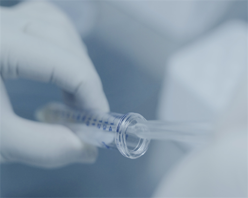 子宫内膜厚刮宫对人体并无危害，术后注意这几点